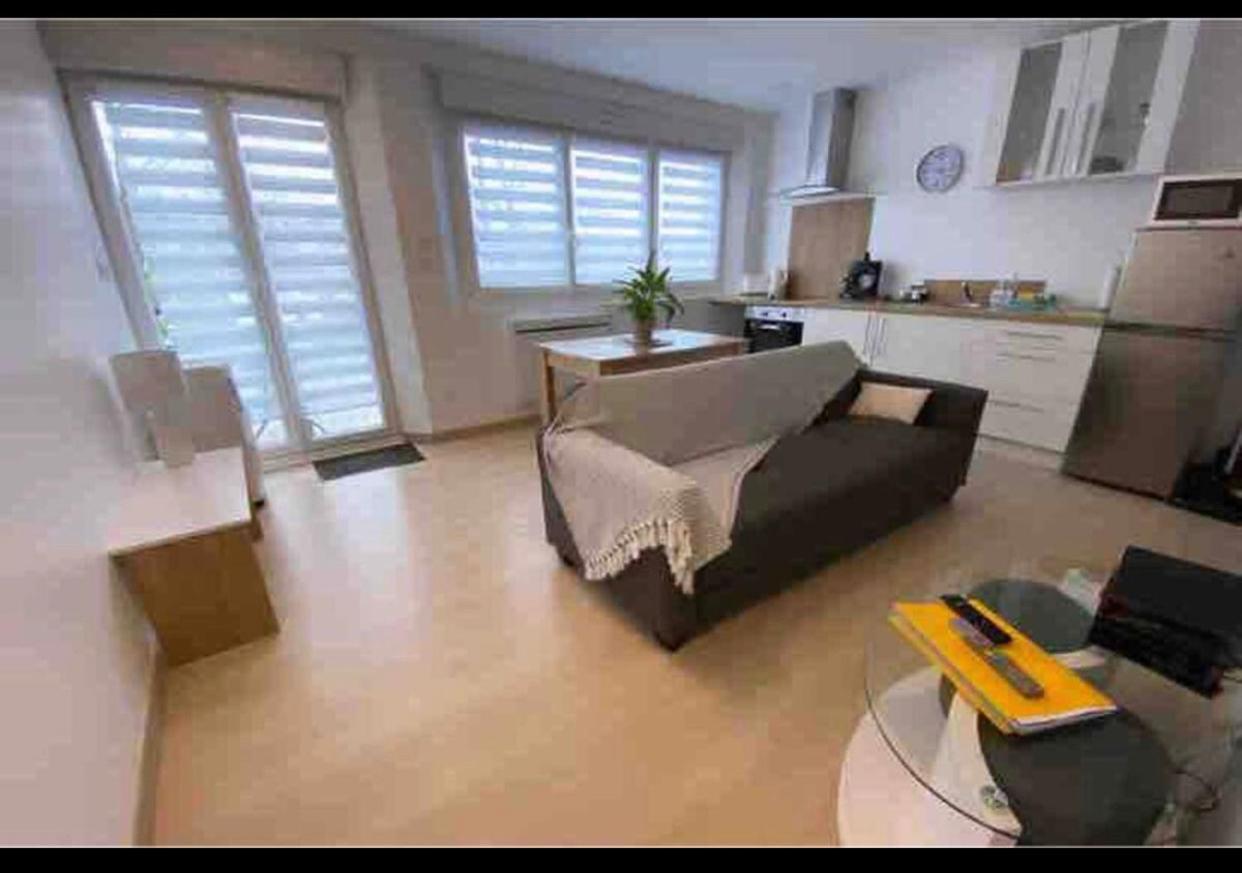 Toul Appartement Entier Avec Parking Prive Au Calme Cosy A Etage Avec Balcon Ngoại thất bức ảnh